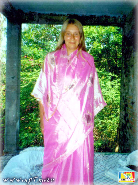 Индия - Россия 1996. Auroville photo.