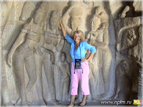 Мария Карпинская посещает Храмовый комплекс в Махабалипураме. Индия, штат Тамилнаду. Индия, штат Тамилнаду. 2015